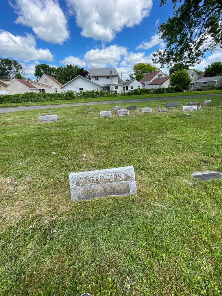 Charles A. Farrington's grave. Photo 1