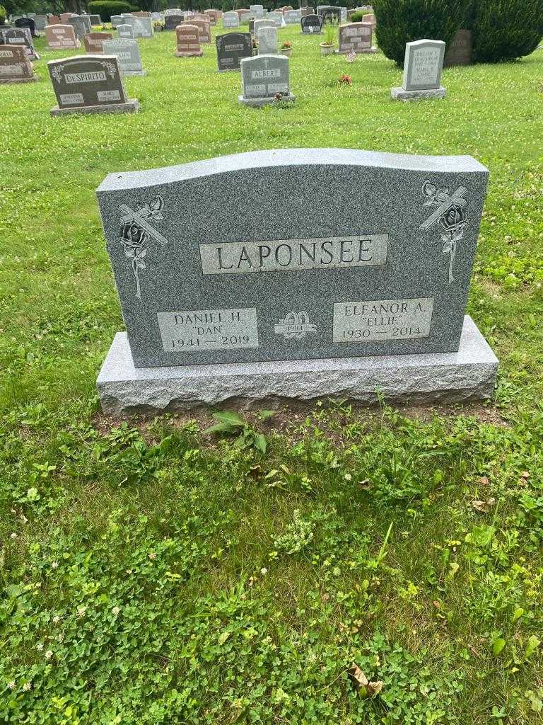 Daniel H. "Dan" Laponsee's grave. Photo 2