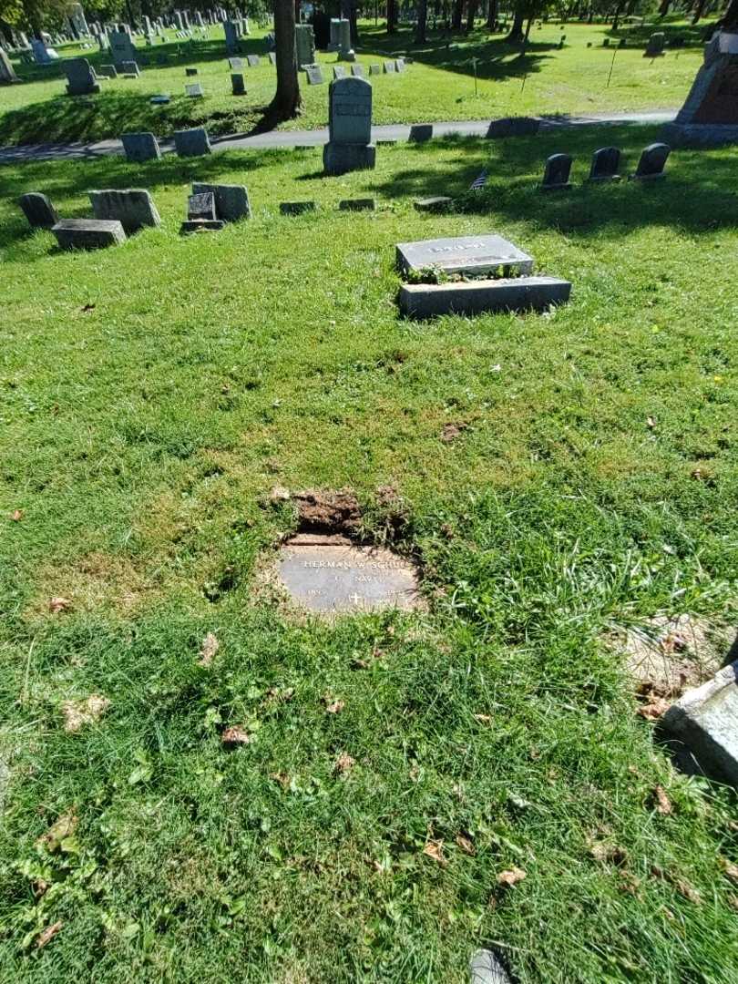 Herman W. Schug's grave. Photo 1