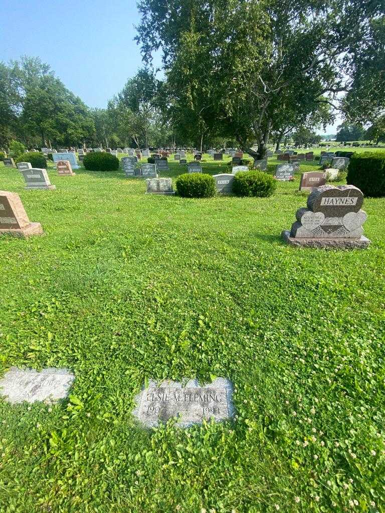 Elsie M. Fleming's grave. Photo 1