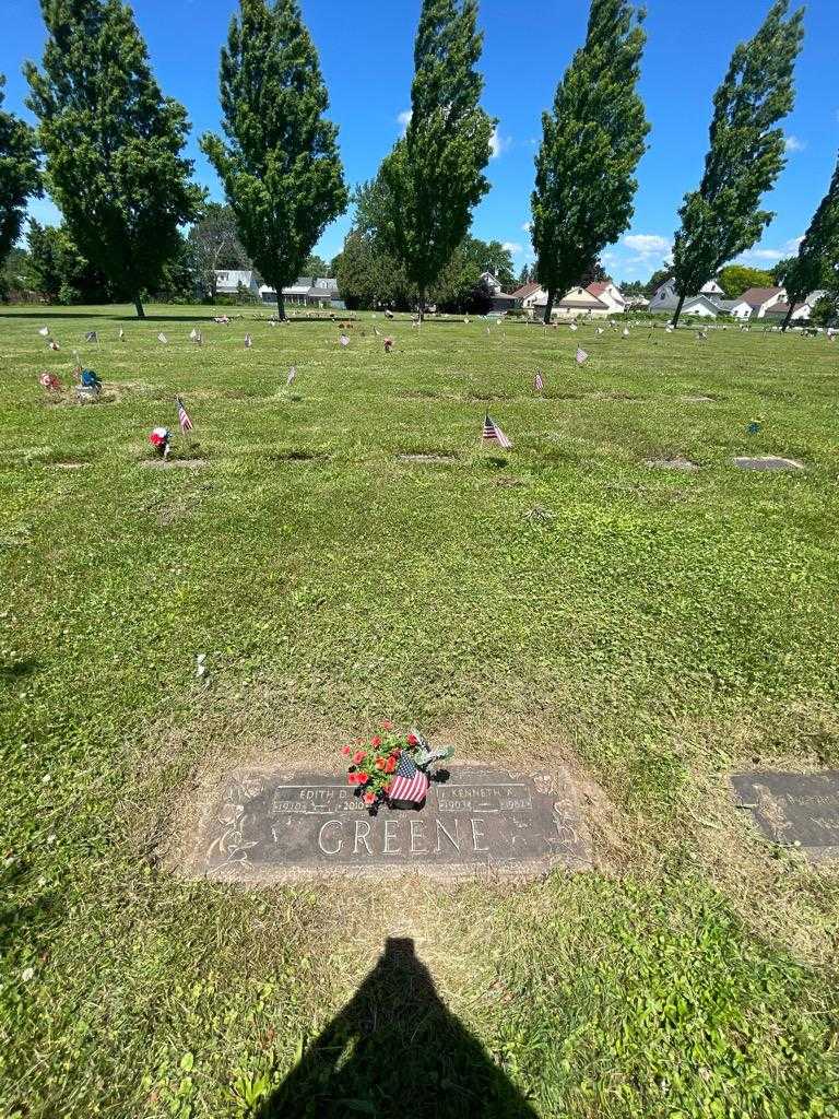 Edith D. Greene's grave. Photo 1