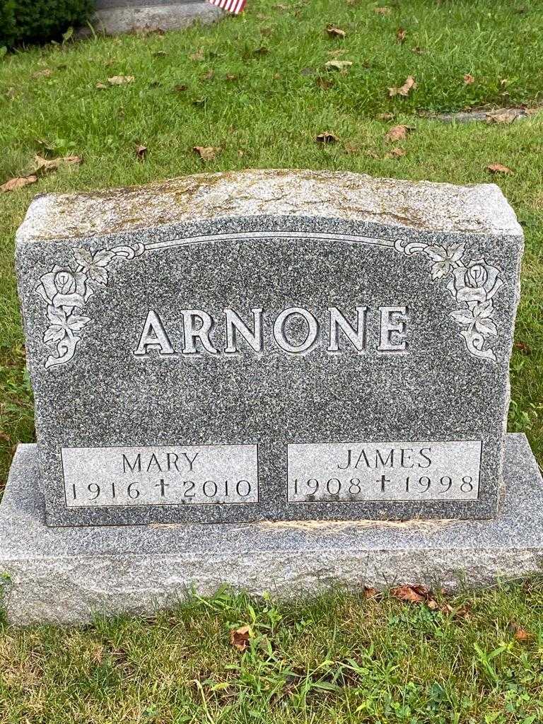 James Arnone's grave. Photo 3