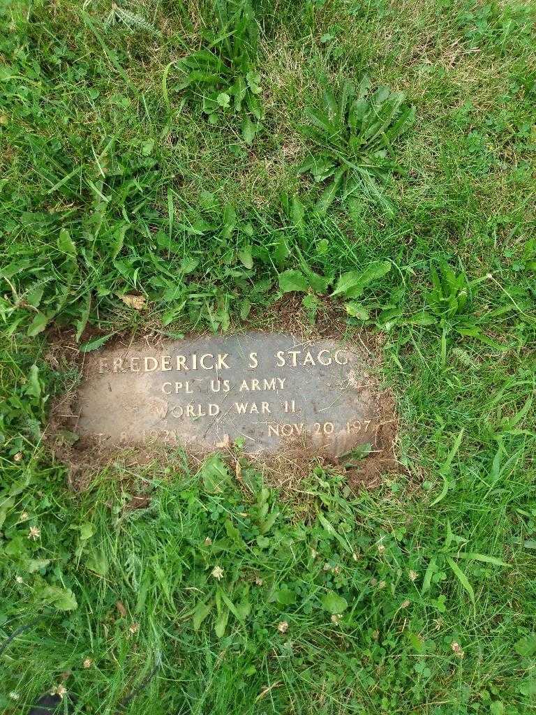 Frederick S. Stagg's grave. Photo 3