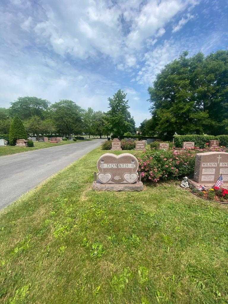 F. R. "Fred" Donath Senior's grave. Photo 1