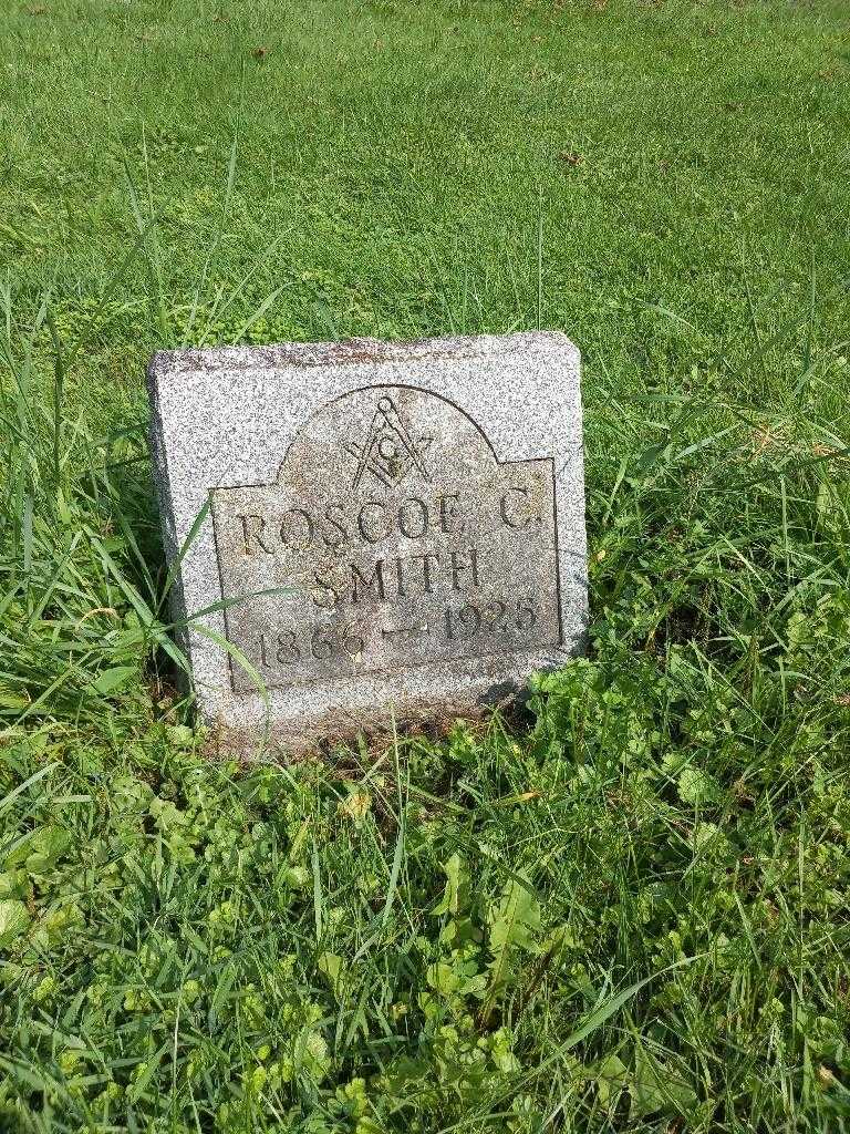 Roscoe C. Smith's grave. Photo 3