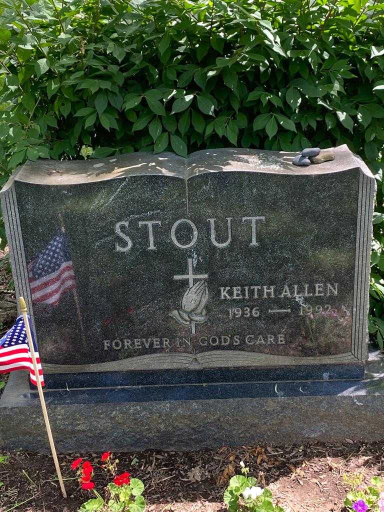 Iona Belle Stout's grave. Photo 3