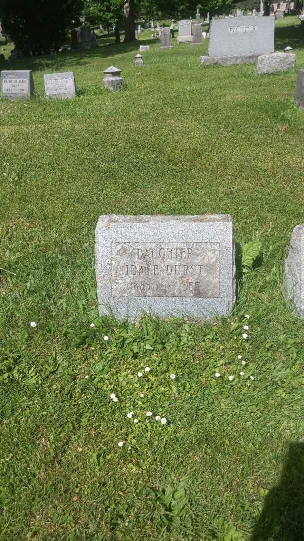 Ida E. Durst's grave. Photo 3