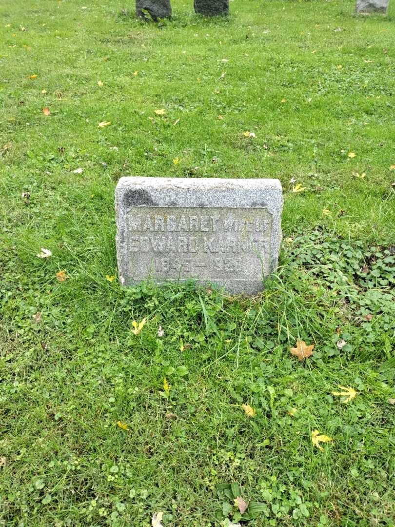 Margaret Karker's grave. Photo 2