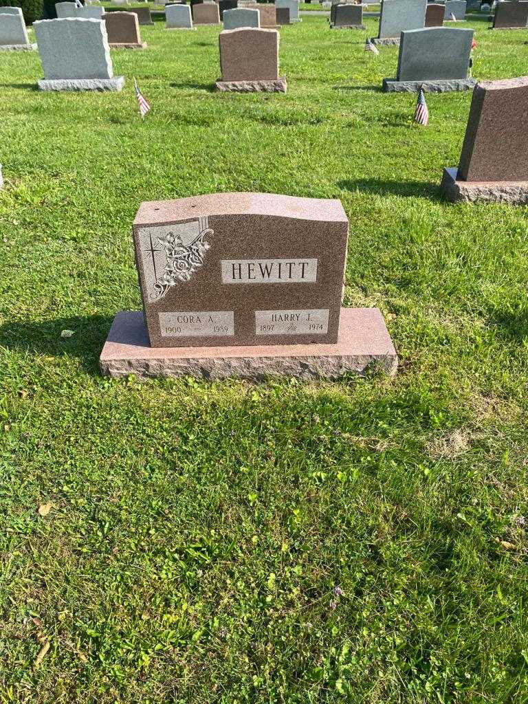 Harry J. Hewitt's grave. Photo 2
