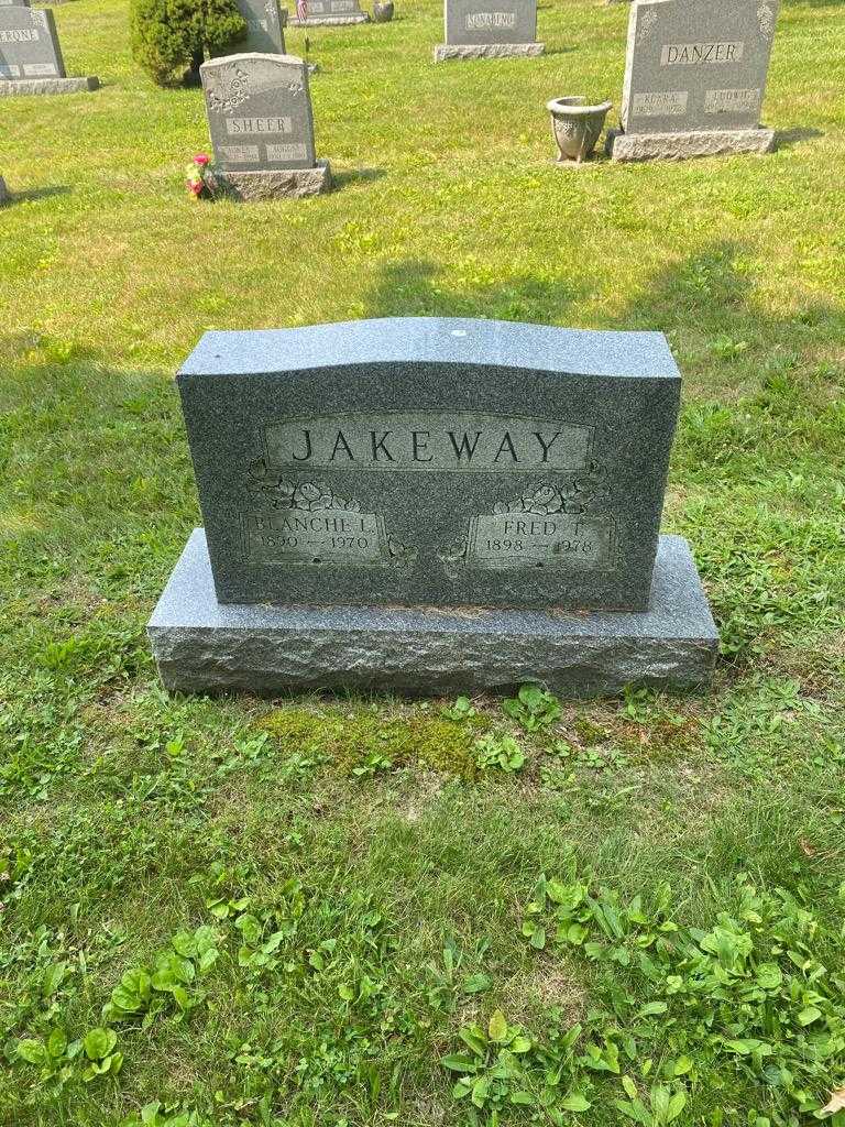 Blanche L. Jakeway's grave. Photo 2