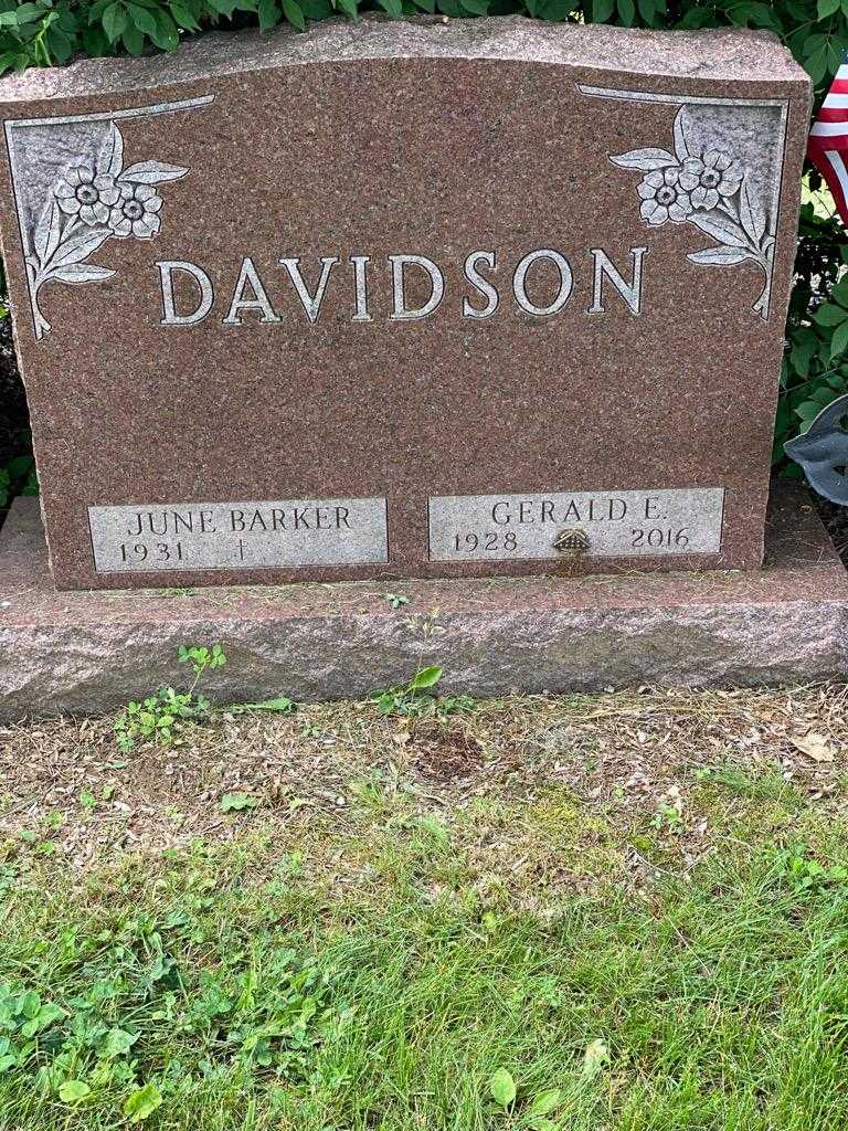 Gerald E. Davidson's grave. Photo 3