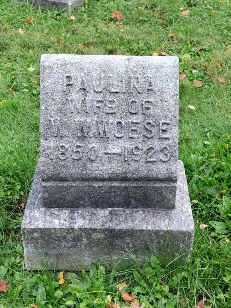 Paulina S. Woese's grave. Photo 3