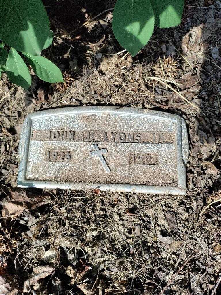 John J. Lyons Third's grave. Photo 3