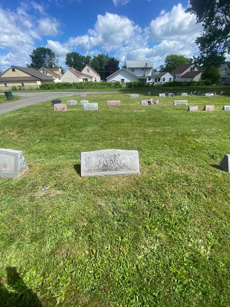 Lyman R. Randall's grave. Photo 1