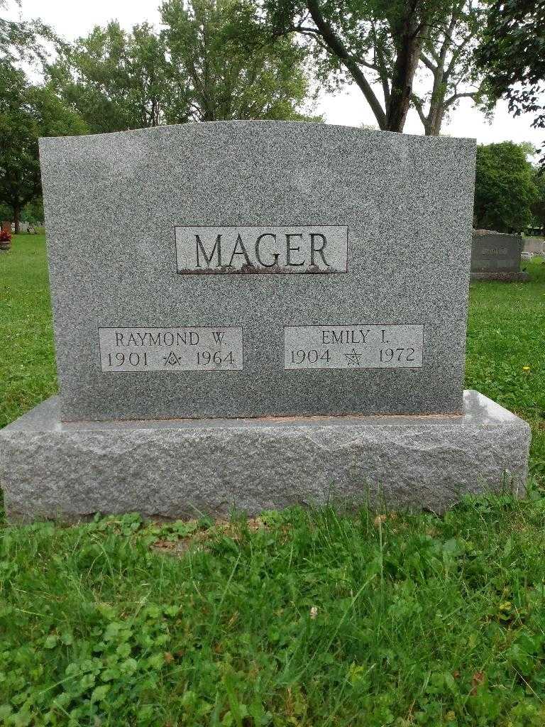 Emily I. Mager's grave. Photo 1