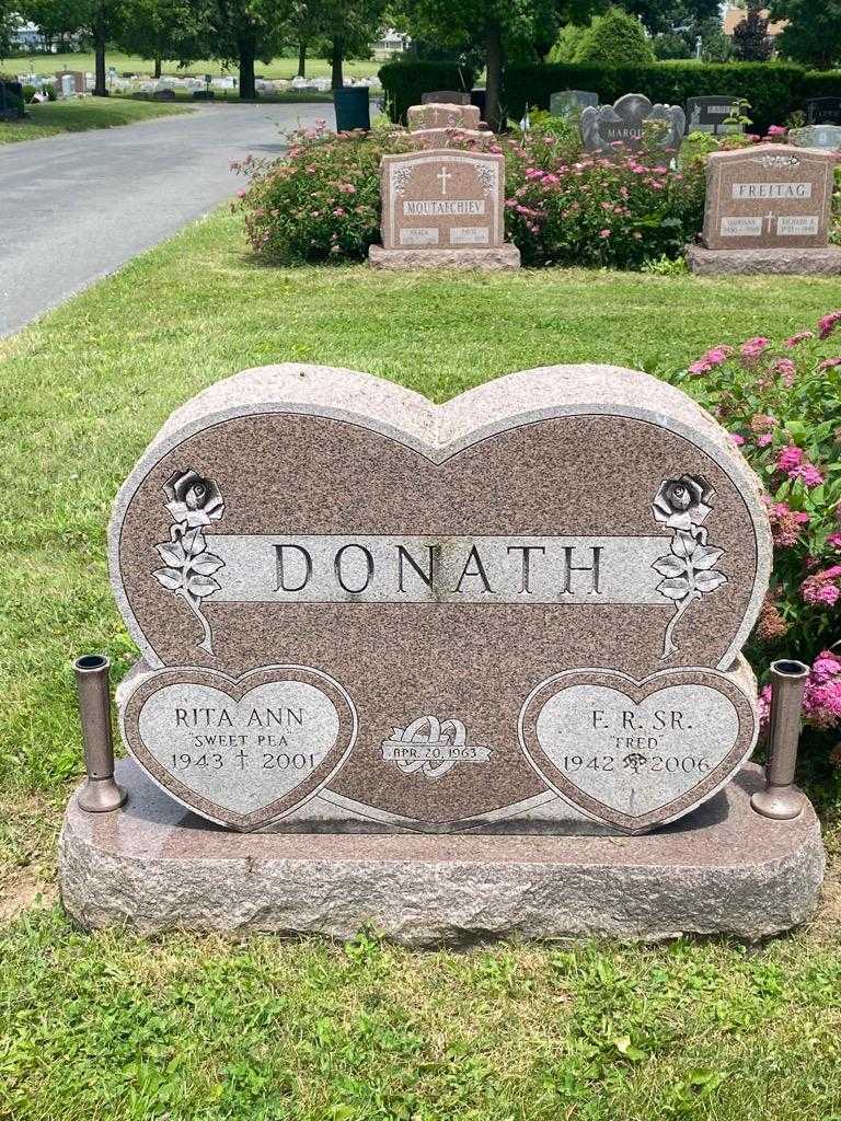 F. R. "Fred" Donath Senior's grave. Photo 3