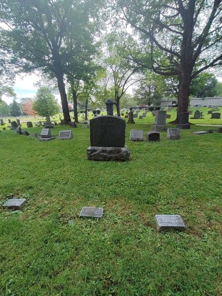 Edmund Hunt's grave. Photo 1