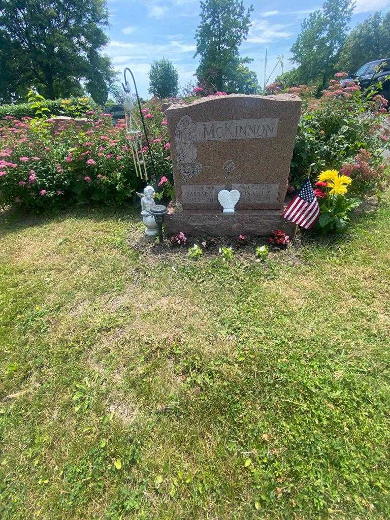 Donald T. McKinnon's grave. Photo 1