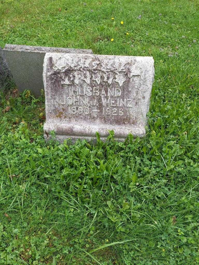 John J. Weinz's grave. Photo 2