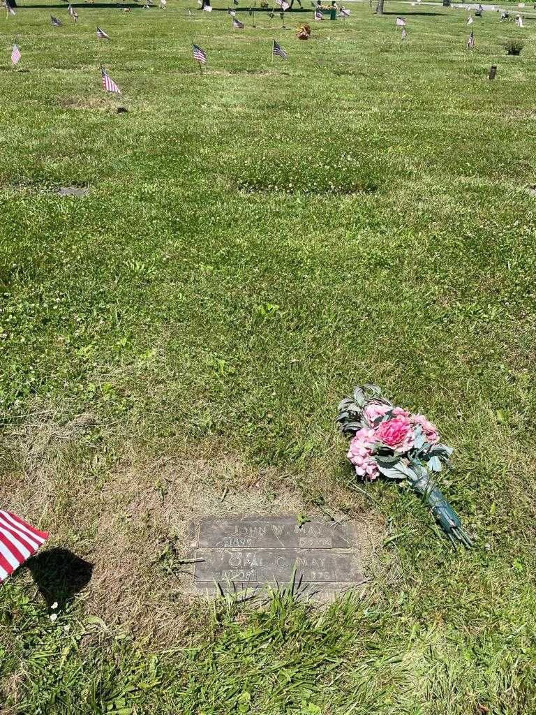 Opal C. May's grave. Photo 2