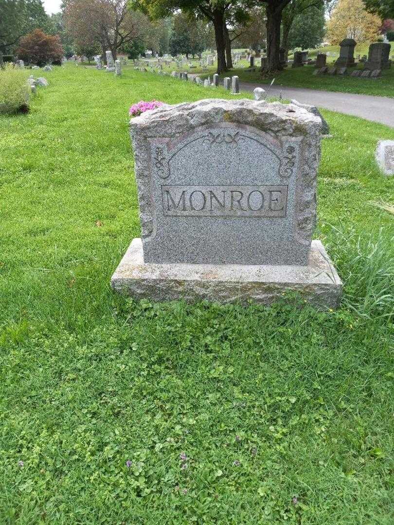 Harold J. Monroe's grave. Photo 4