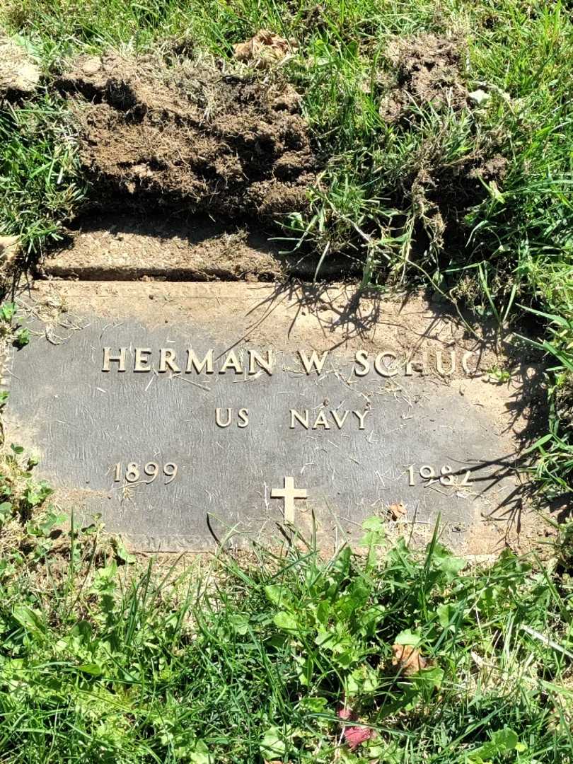 Herman W. Schug's grave. Photo 3