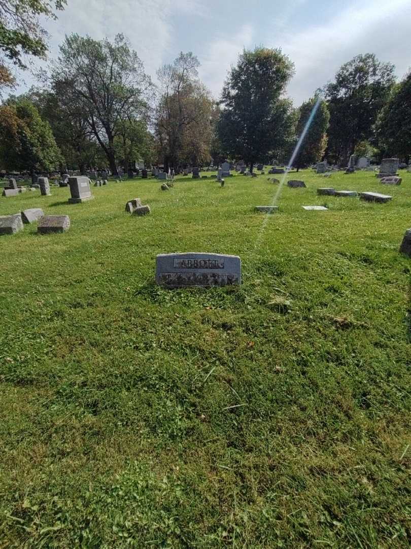Kate C. Abbott's grave. Photo 1