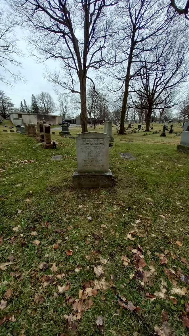 Joseph Fertig's grave. Photo 1