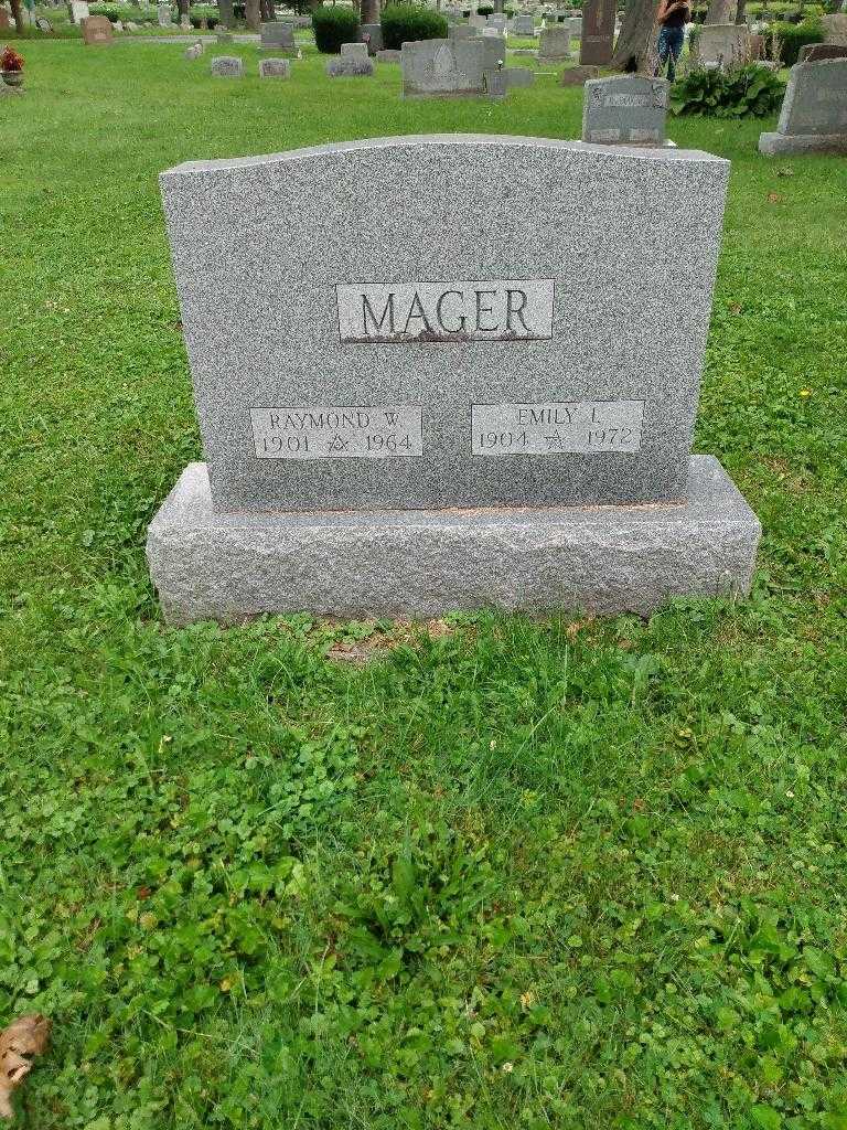 Emily I. Mager's grave. Photo 2