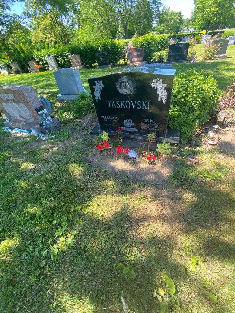 Spiro Taskovski's grave. Photo 1