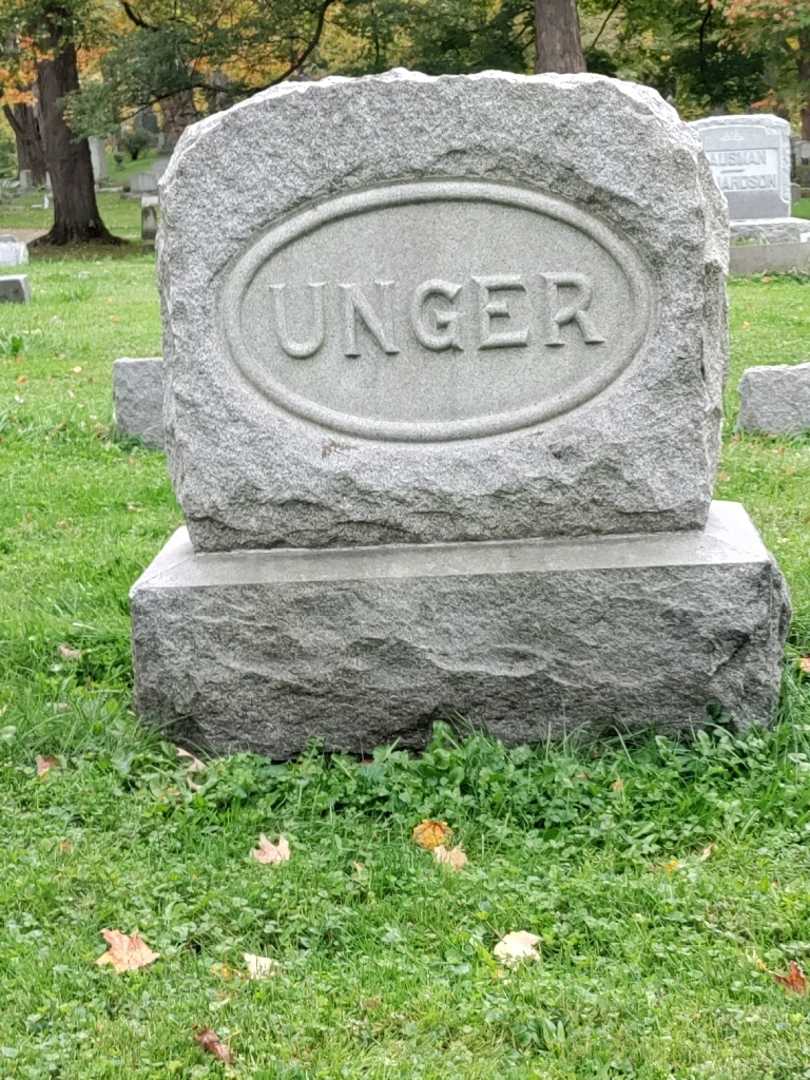 Eva M. Unger's grave. Photo 5