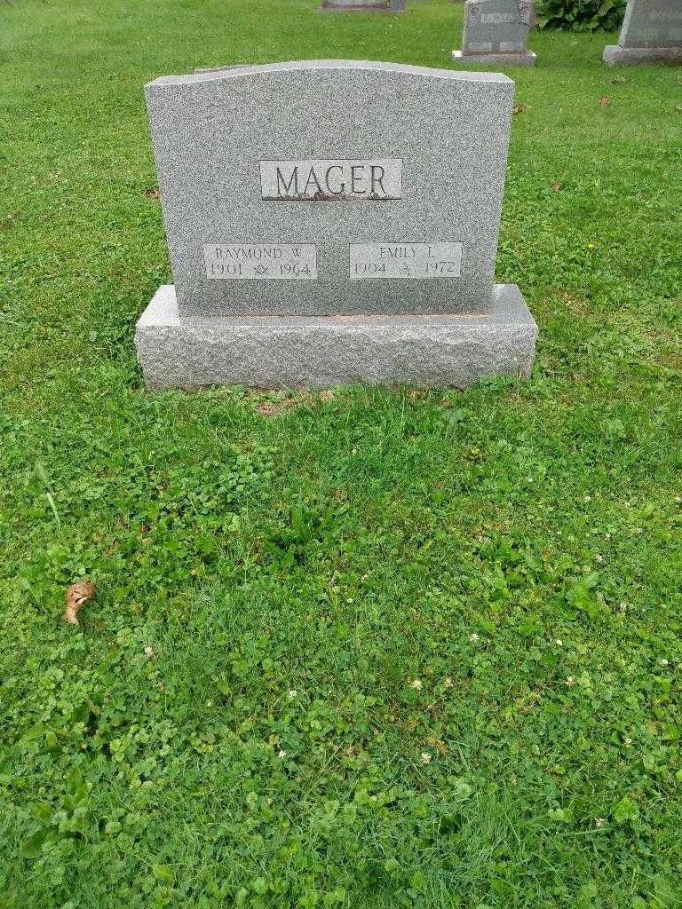 Emily I. Mager's grave. Photo 3