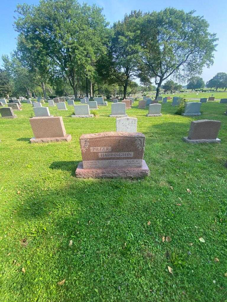 Lila M. Pilger's grave. Photo 1