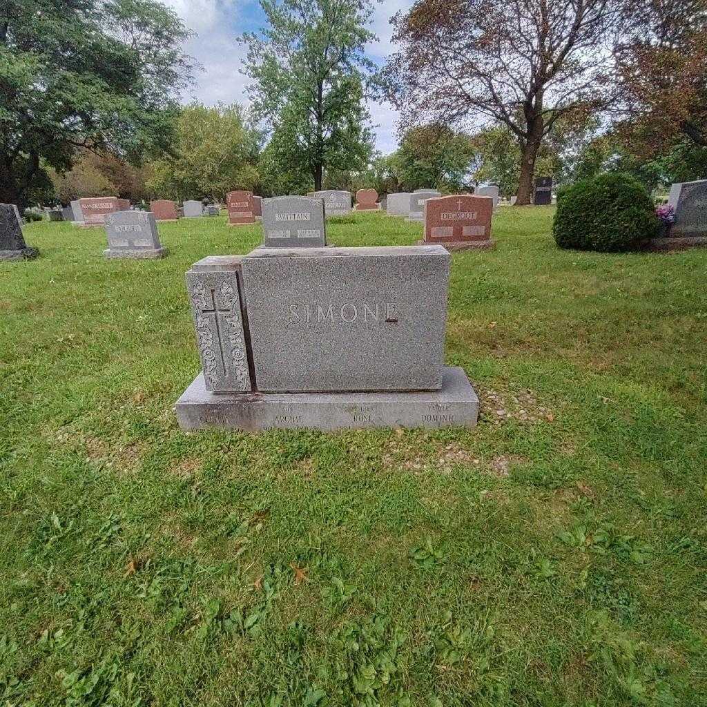 Cecilia Simone's grave. Photo 3