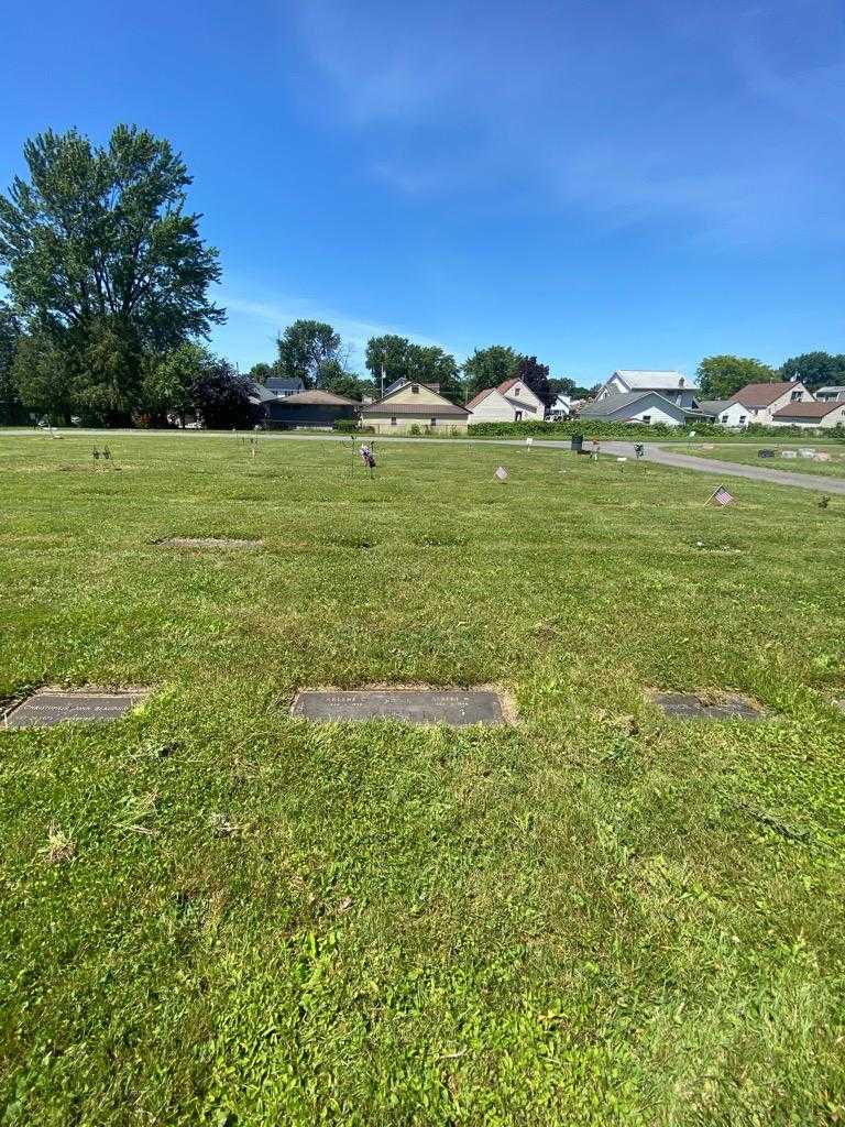 Albert W. Kesel's grave. Photo 1