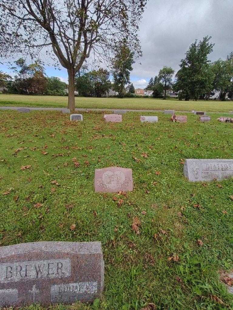 Vista L. Sease's grave. Photo 3
