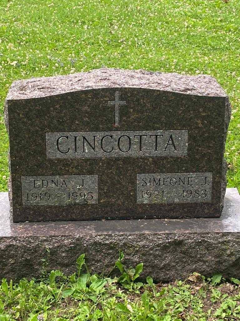Edna J. Cincotta's grave. Photo 3