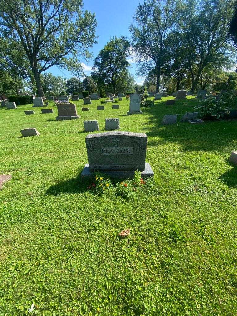 Florence Louis's grave. Photo 1