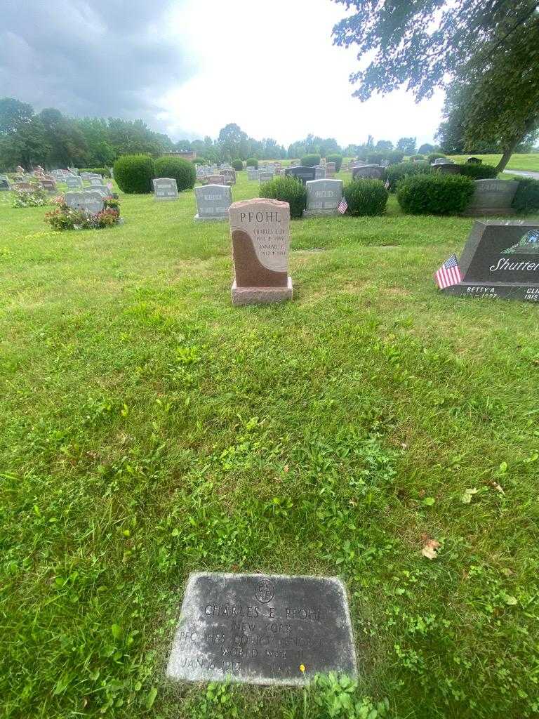 Charles E. Pfohl Junior's grave. Photo 1