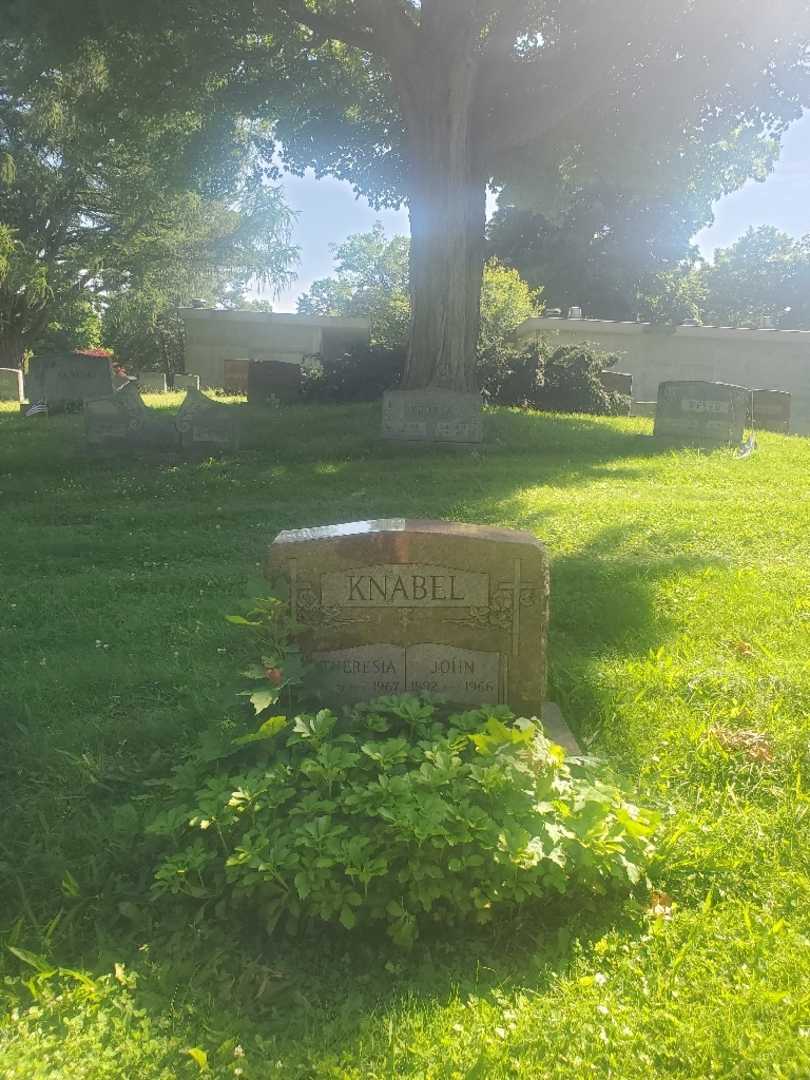 Theresia Knabel's grave. Photo 2