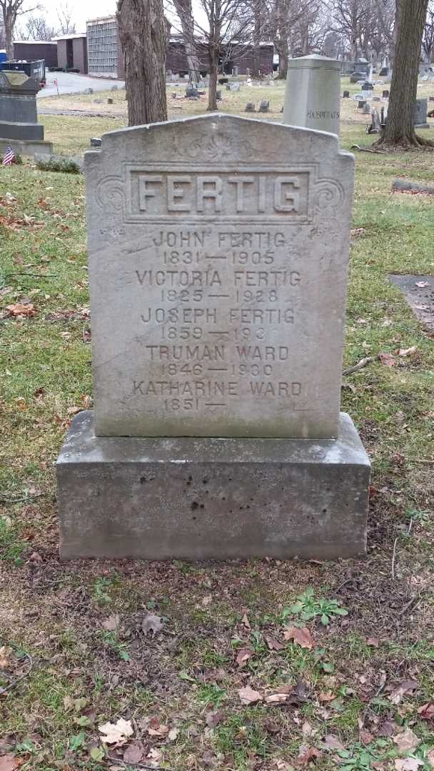 Joseph Fertig's grave. Photo 3