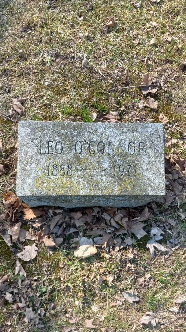 Leo W. O'Connor's grave. Photo 4