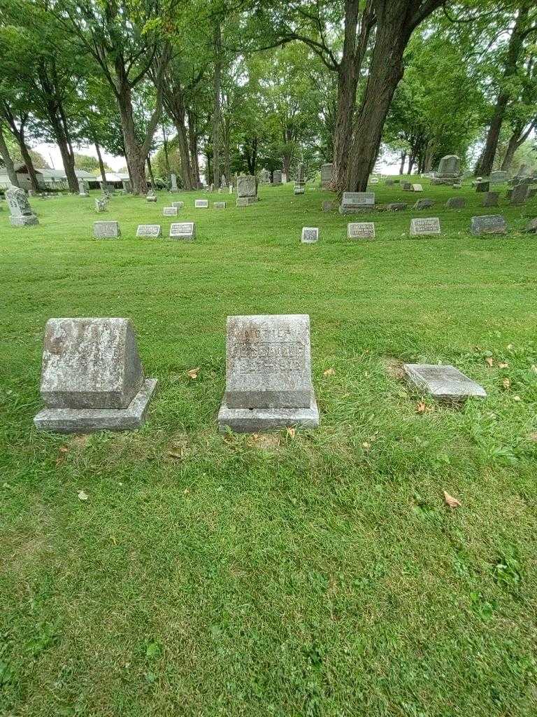 Alice Poole's grave. Photo 1