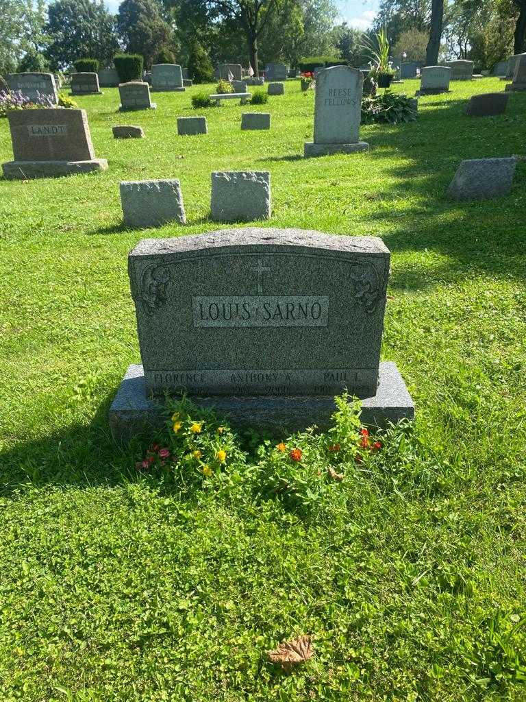 Florence Louis's grave. Photo 2