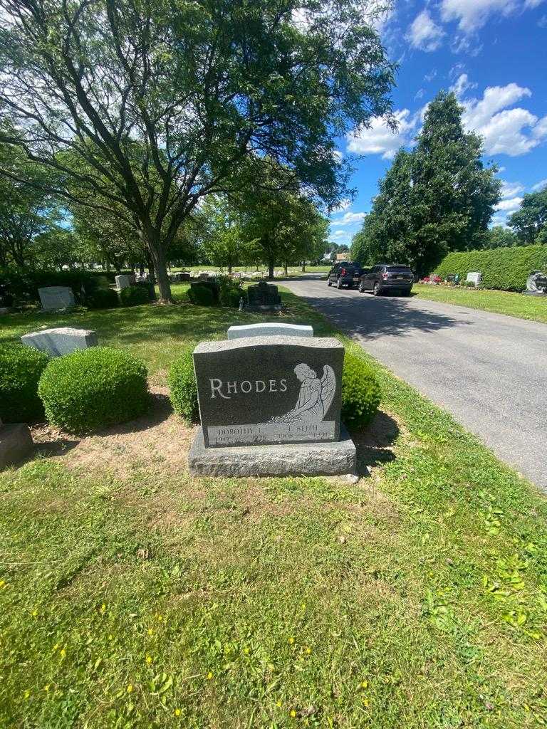 Dorothy L. Rhodes's grave. Photo 1