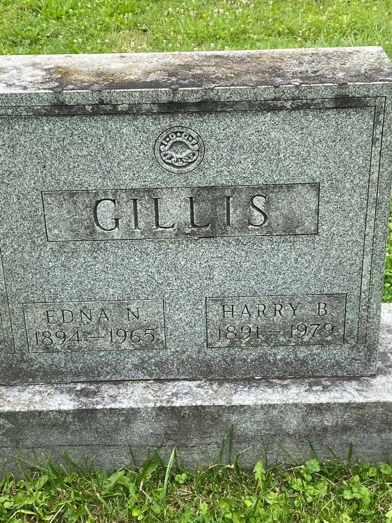 Edna N. Gillis's grave. Photo 3
