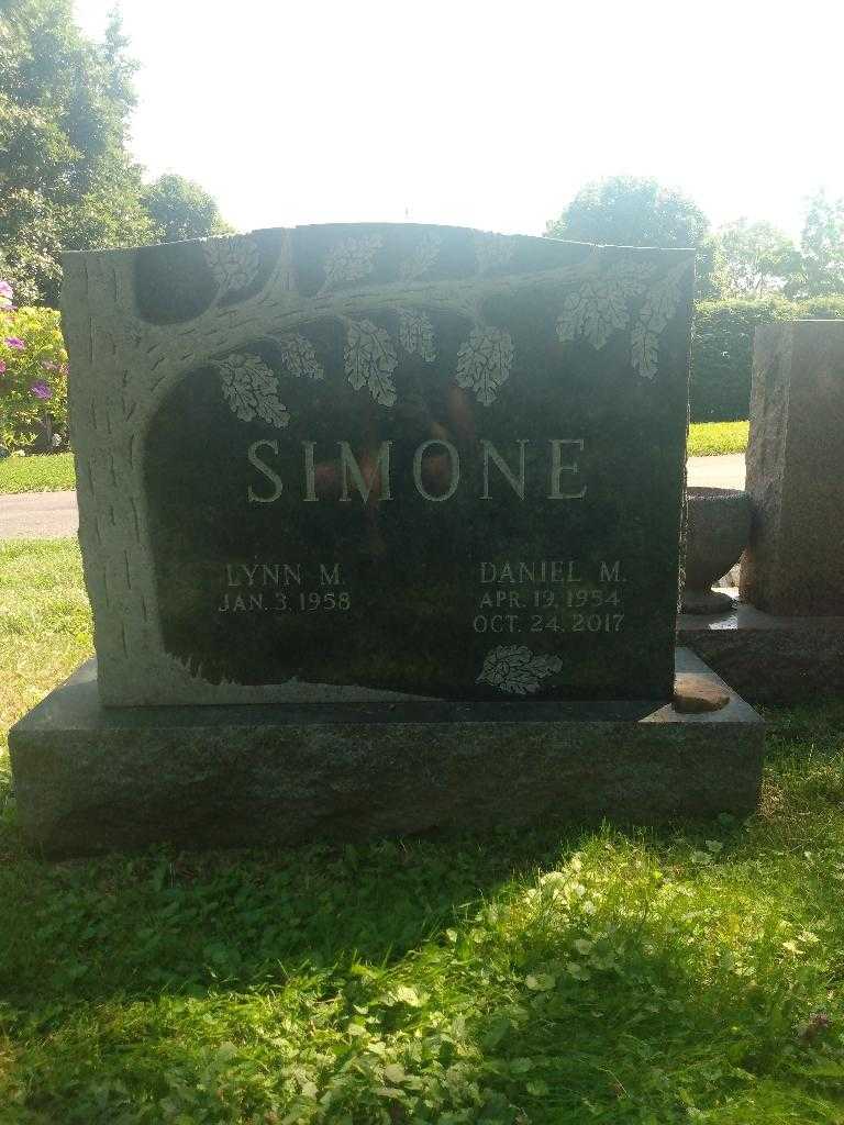 Daniel M. Simone's grave. Photo 2