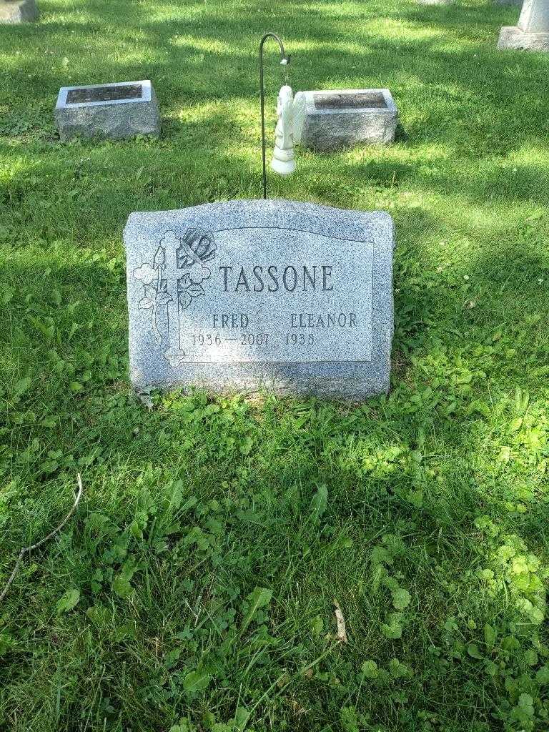 Fred Tassone's grave. Photo 2