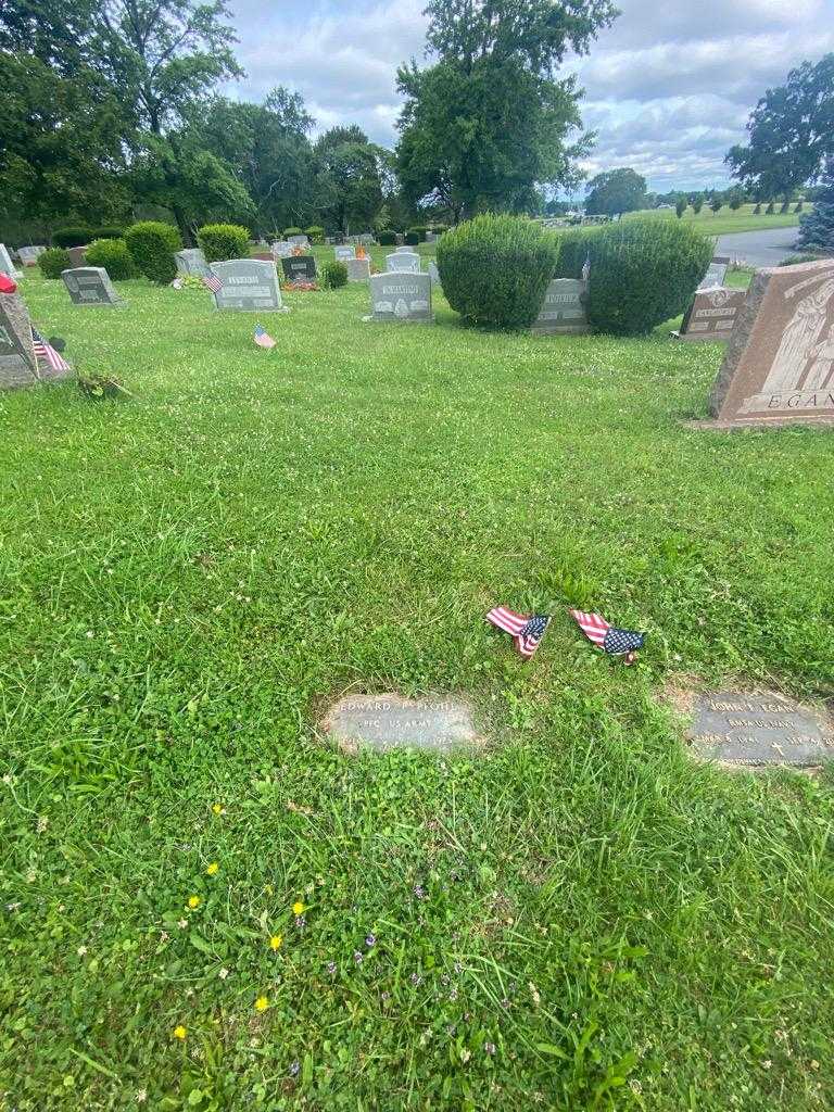 Edward P. Pfohl's grave. Photo 1