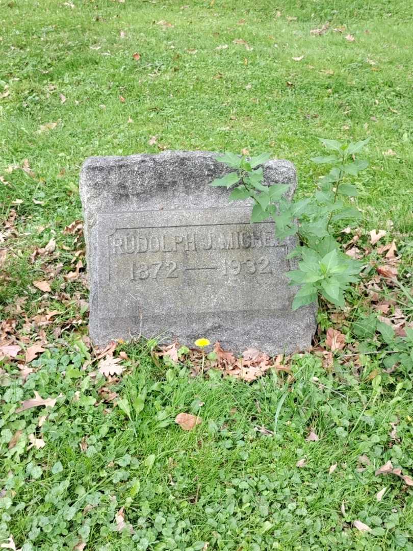 Rudolph J. Michel's grave. Photo 3